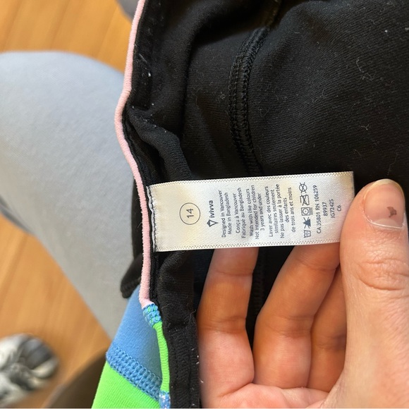 GIRLS IVIVVA WORKOUT SHORTS SZ 14 - Picture 4 of 5